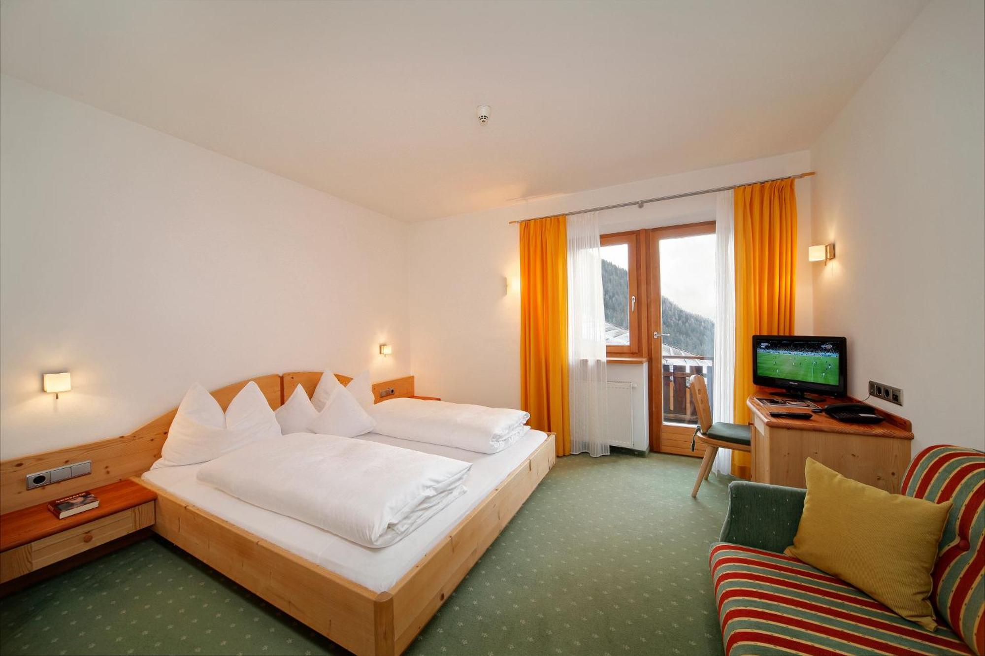Hotel Ultnerhof Santa Gertrude Eksteriør bilde